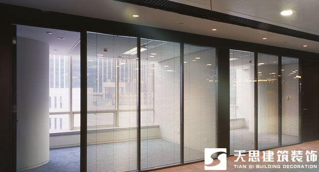 <a href=http://www.xbptm.cn/ target=_blank class=infotextkey>合肥辦公室裝修</a>玻璃